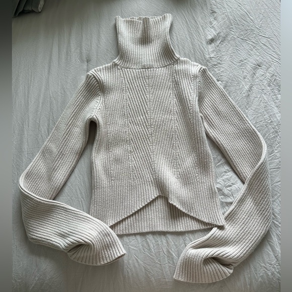 Cozy Cream Turtleneck Cropped Sweater - Picture 5 of 6